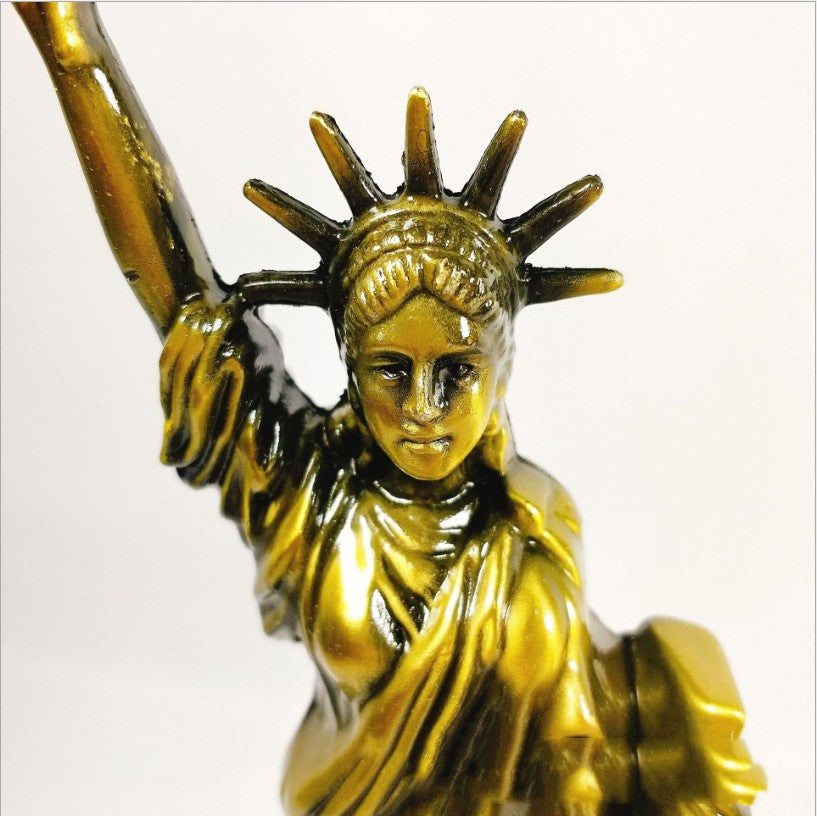 Sculpture Statue de la Liberté en bronze - Socle en marbre - Art new-yorkais - France Sculpture Statue de la Liberté en bronze - Socle en marbre - Art new-yorkais - France